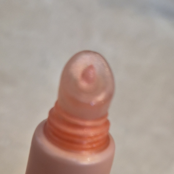 Summer Fridays Lip Butter Balm in Soft Peach - Picture 4 of 5